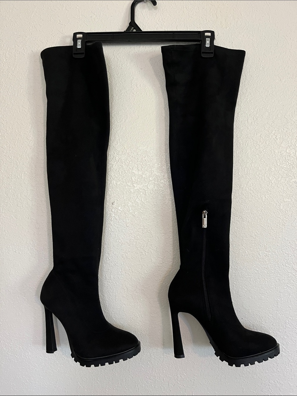 NIB Jennifer Lopez over the knee Colin boots size 6M.